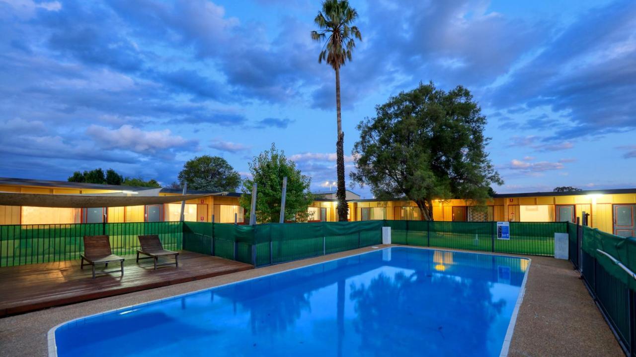 Cootamundra Gardens Motel Екстер'єр фото