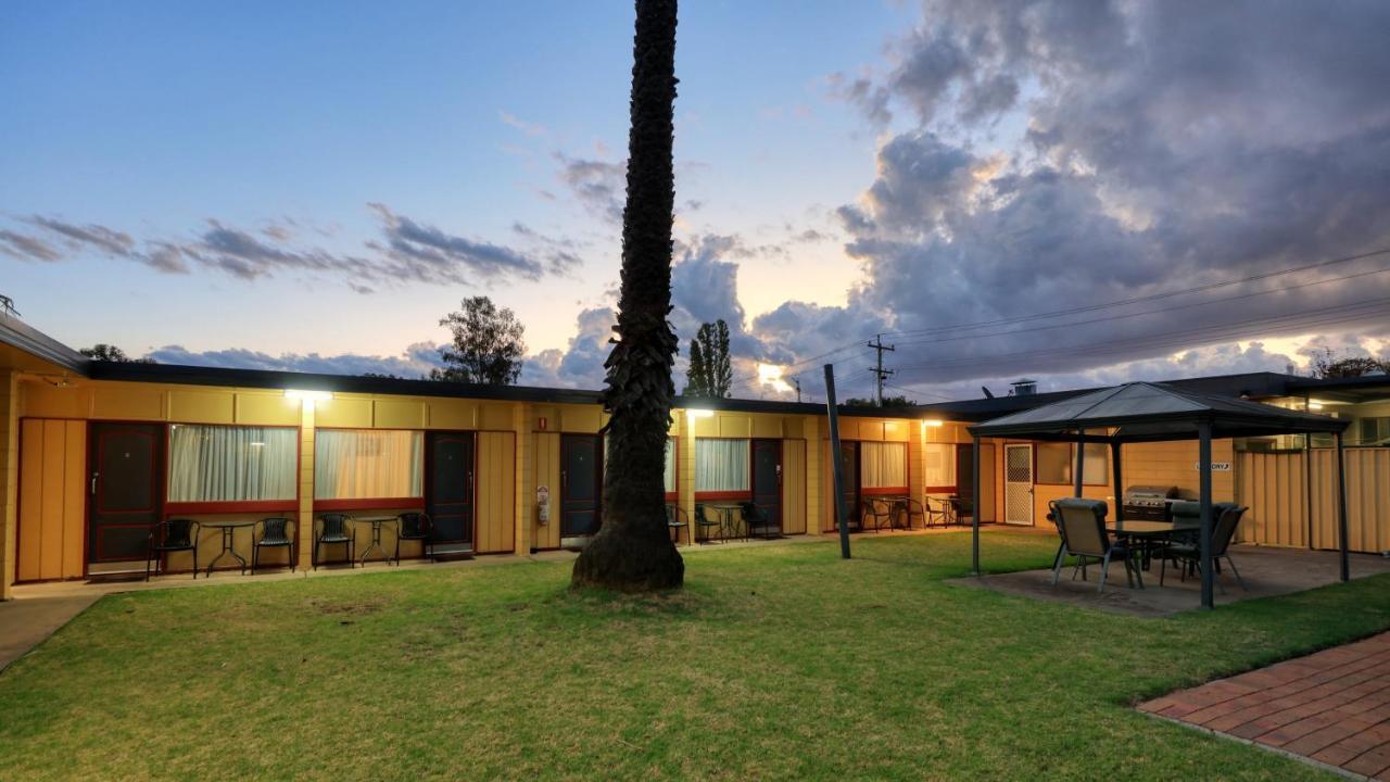Cootamundra Gardens Motel Екстер'єр фото