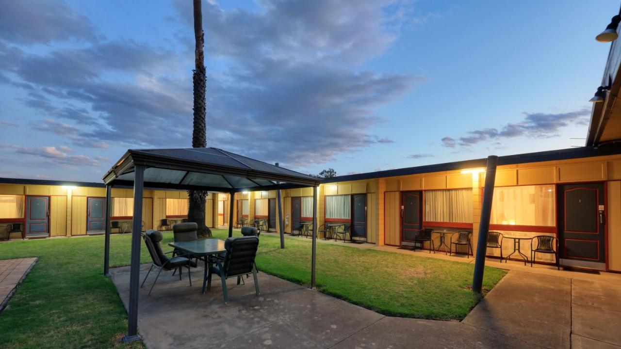 Cootamundra Gardens Motel Екстер'єр фото