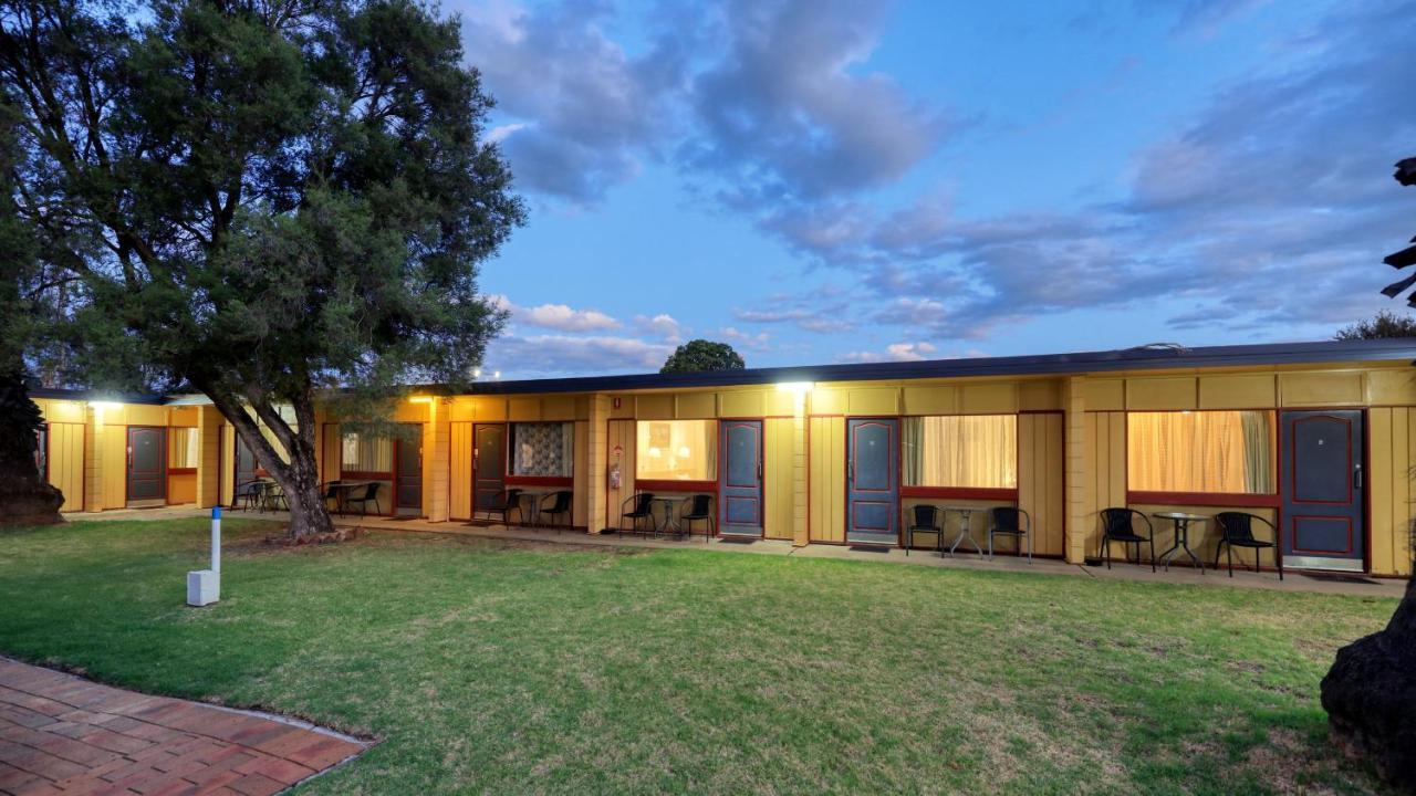 Cootamundra Gardens Motel Екстер'єр фото